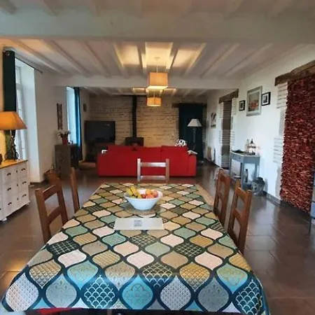Spacious & Cosy Gite, Swimming Pool Tonneins