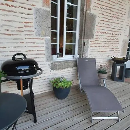 Spacious & Cosy Gite, Swimming Pool Tonneins