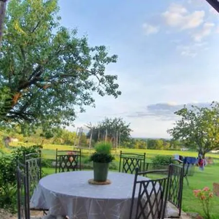 Spacious & Cosy Gite, Swimming Pool Holiday home *