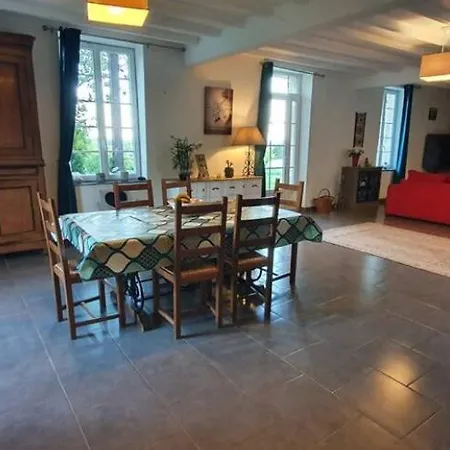 Holiday home Spacious & Cosy Gite, Swimming Pool *